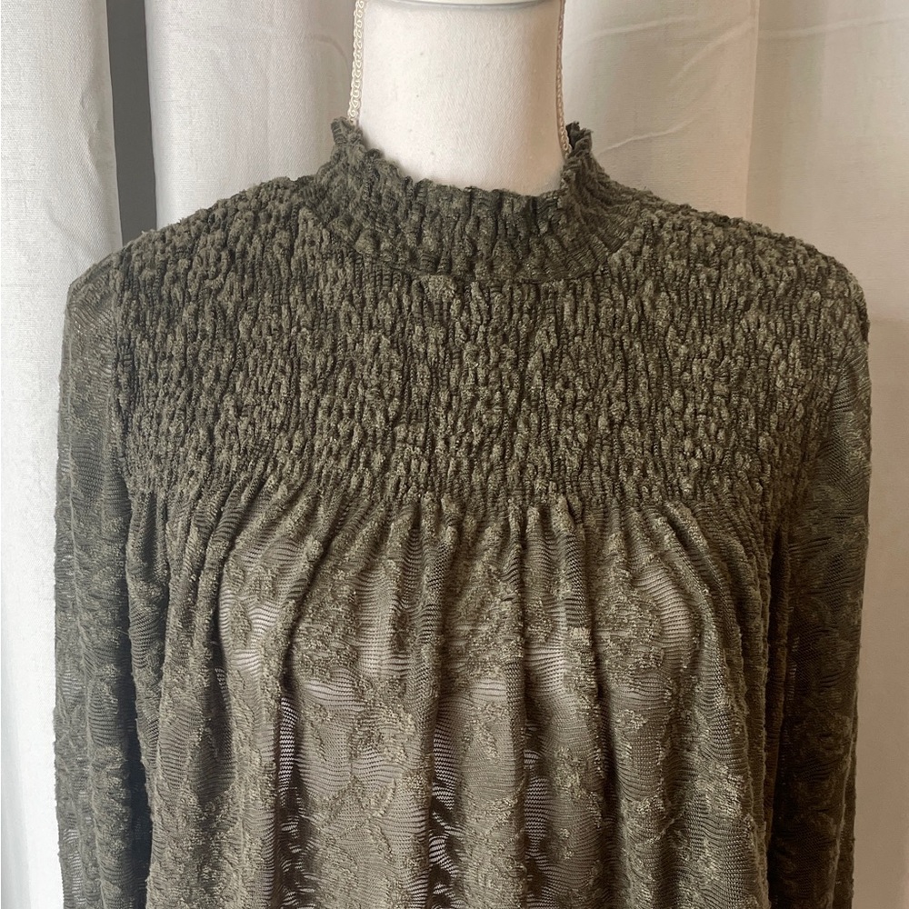 Anthropologie sz M olive green sheer top